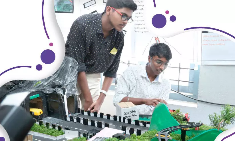 ഇ​ടി​വെ​ട്ട്​ ക​ണ്ടു​പി​ടി​ത്തങ്ങൾ,  ഇ​ടു​ക്കി​യി​ൽ ട്രെ​യി​നും