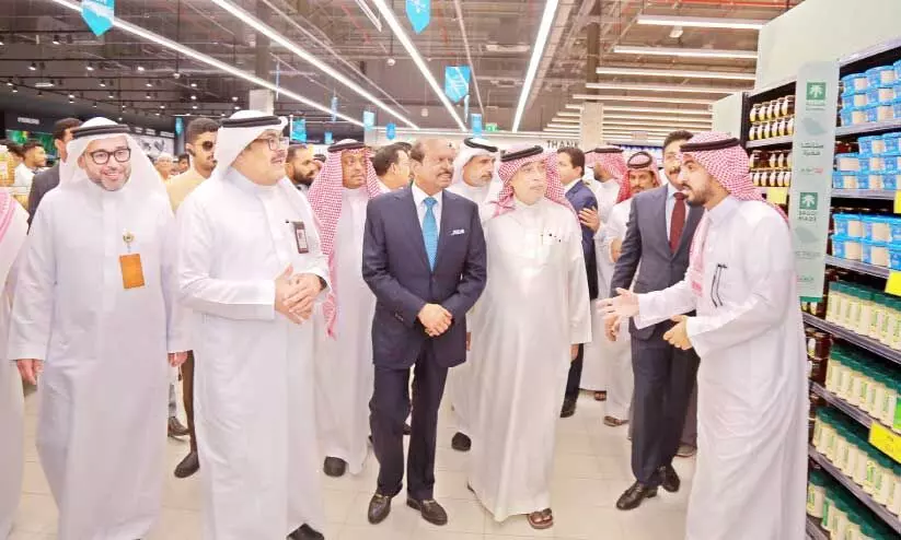 ലുലു ഹൈപ്പർ മാർക്കറ്റ് യാംബുവിൽ പ്രവർത്തനമാരംഭിച്ചു ലുലു ഹൈപ്പർ മാർക്കറ്റ് യാംബുവിൽ പ്രവർത്തനമാരംഭിച്ചു