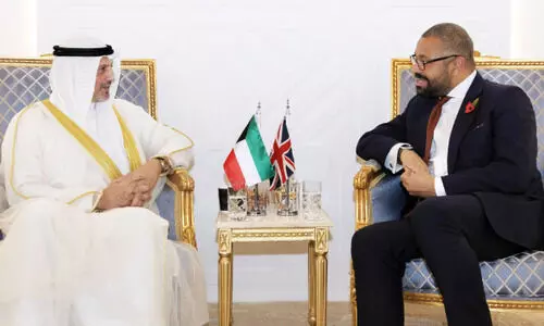 ജെ​യിം​സ് ക്ലെ​വ​ർ​ലി​യു​മാ​യി വി​ദേ​ശ​കാ​ര്യ​മ​ന്ത്രി ച​ർ​ച്ച ന​ട​ത്തി