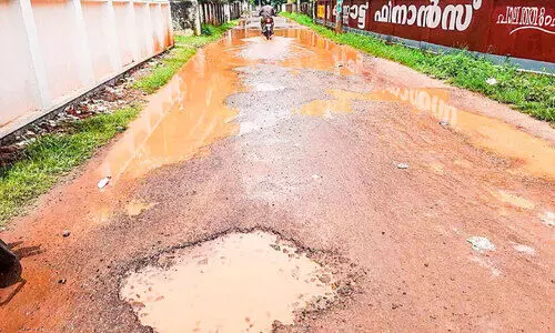 ഉമ്മർമുക്ക്-ചക്കിലിക്കടവ് റോഡിൽ ദുരിതയാത്ര; നടുവൊടിയും