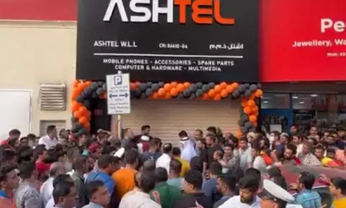 ജനം തടിച്ചുകൂടി; ആഷ്ടെൽ മൊബൈൽ ഷോപ്പ് താൽകാലികമായി അടച്ചു
