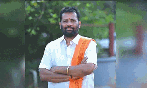 അ​രു​ൺ കു​മാ​ർ പു​ത്തി​ല