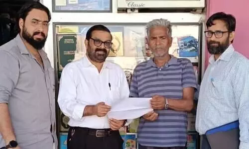 കൊലക്കേസിൽ നിരപരാധിത്വം തെളിയിക്കാൻ മൂന്നു വർഷം: ജയിൽ മോചിതനായ മൊലയ് റാം നാട്ടിലേക്ക് കൊലക്കേസിൽ നിരപരാധിത്വം തെളിയിക്കാൻ മൂന്നു വർഷം: ജയിൽ മോചിതനായ മൊലയ് റാം നാട്ടിലേക്ക്