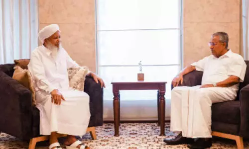 Pinarayi Vijayan and Kanthapuram AP Aboobacker Musliyar