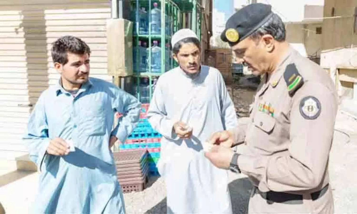 സൗദിയിൽ നിയമലംഘകർക്കായി കർശന പരിശോധന; ഒരാഴ്ചക്കിടെ 17,300 വിദേശികൾ പിടിയിൽ