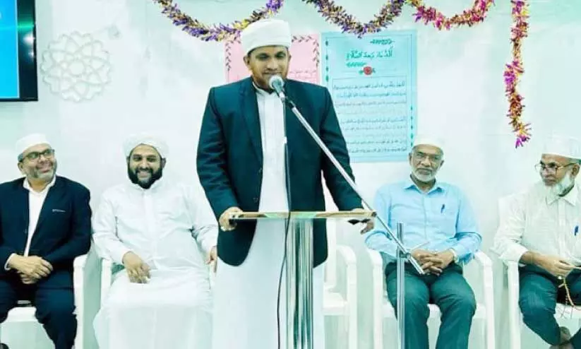 ഐ.​സി.​എ​ഫ് സ​ൽ​മാ​ബാ​ദ് സെ​ൻ​ട്ര​ൽ ന​ൽ​കി​യ സ്വീ​ക​ര​ണ​ത്തി​ൽ തു​റാ​ബ് ത​ങ്ങ​ൾ സം​സാ​രി​ക്കു​ന്നു