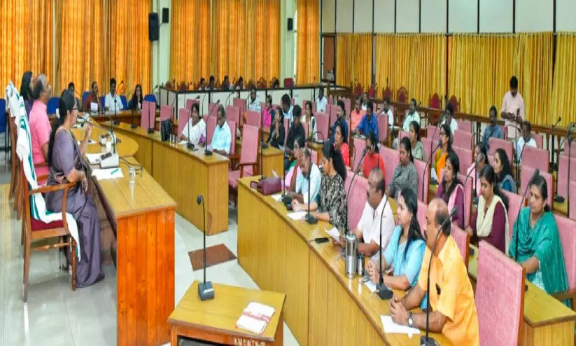 കൊച്ചി വാട്ടർമെട്രോ മാതൃക കൊല്ലത്ത്​ നടപ്പാക്കാൻ ഫണ്ടില്ലെന്ന്​ മന്ത്രി