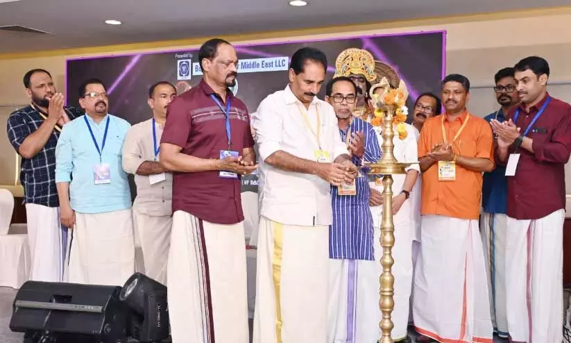 യു.എ.ഇ കരുനാഗപ്പള്ളി നിവാസികളുടെ കൂട്ടായ്മ ‘കരുണ’ 19-ാം വാർഷികവും ഓണാഘോഷ പരിപാടികളും എൻ.കെ. പ്രേമചന്ദ്രൻ എം.പി ഉദ്ഘാടനം ചെയ്യുന്നു യു.എ.ഇ കരുനാഗപ്പള്ളി നിവാസികളുടെ കൂട്ടായ്മ ‘കരുണ’ 19-ാം വാർഷികവും ഓണാഘോഷ പരിപാടികളും എൻ.കെ. പ്രേമചന്ദ്രൻ എം.പി ഉദ്ഘാടനം ചെയ്യുന്നു