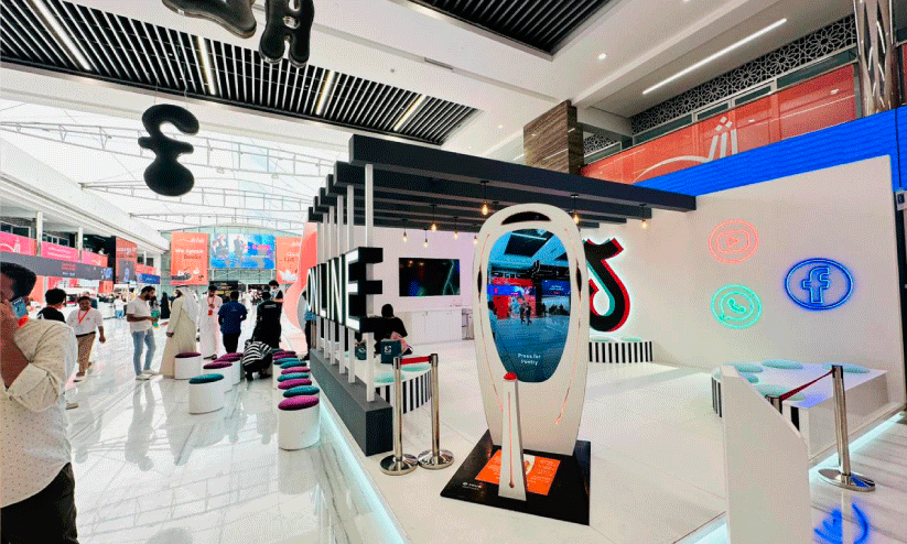 പോയം ബൂത്തിലെ എ.ഐ കവി പോയം ബൂത്തിലെ എ.ഐ കവി