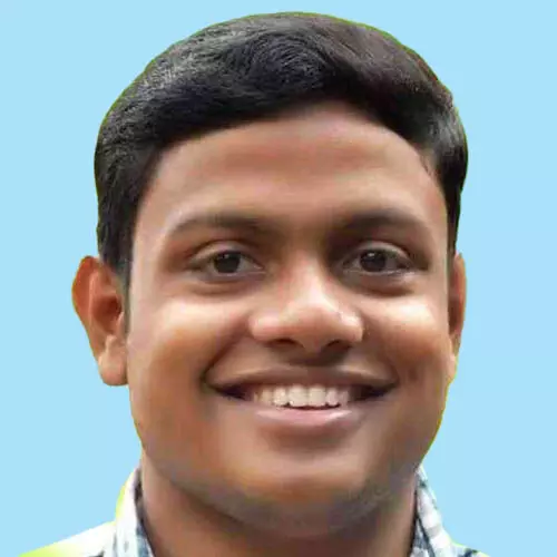 എ​റ​വി​ൽ ബ​സും ബൈ​ക്കും കൂ​ട്ടി​യി​ടി​ച്ച് ചി​കി​ത്സ​യി​ലി​രു​ന്ന യു​വാ​വ് മ​രി​ച്ചു