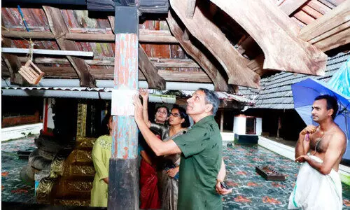 ഗവേഷണങ്ങൾ വിലയിരുത്തി യു.ജി.സി ചെയർമാൻ; ഇരിങ്ങാടപ്പിള്ളി മന സന്ദർശിച്ചു