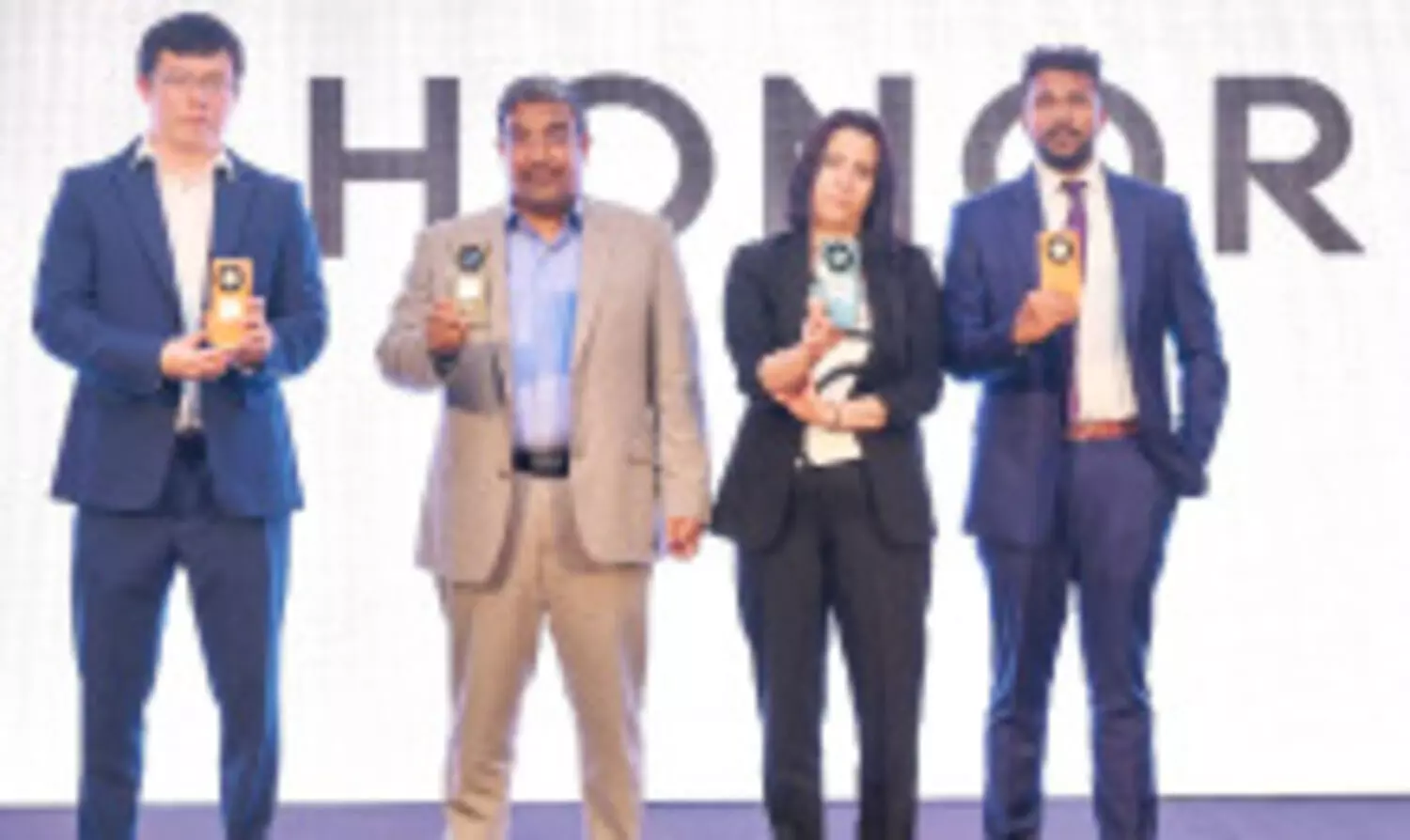 ഹോ​ണ​ർ എ​ക്സ് 9ബി ​ഖ​ത്ത​ർ വി​പ​ണി​യി​ൽ