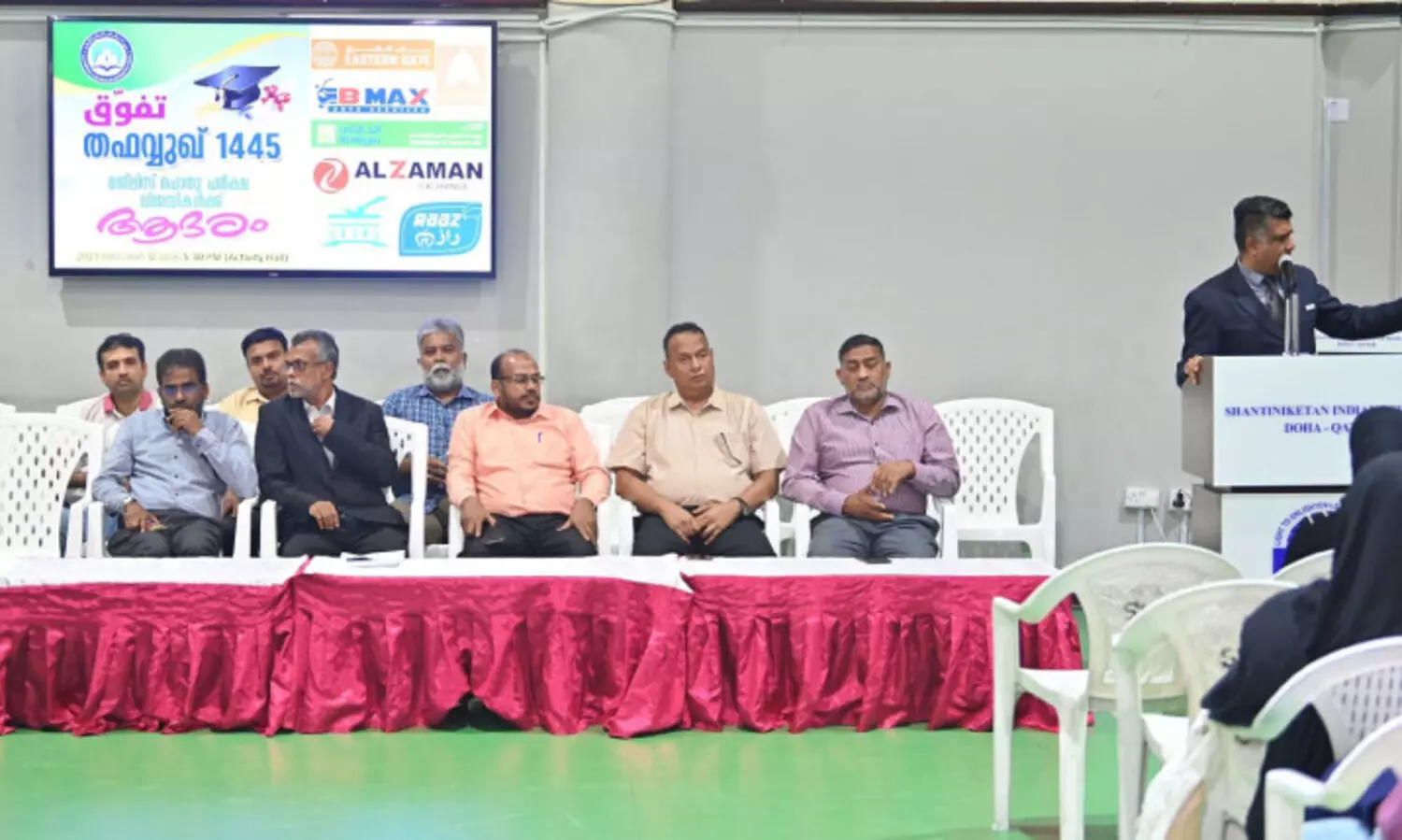 ശാ​ന്തി​നി​കേ​ത​ൻ മ​ദ്റ​സ: പൊ​തു​പ​രീ​ക്ഷ വി​ജ​യി​ക​ൾ​ക്ക് ആ​ദ​രം