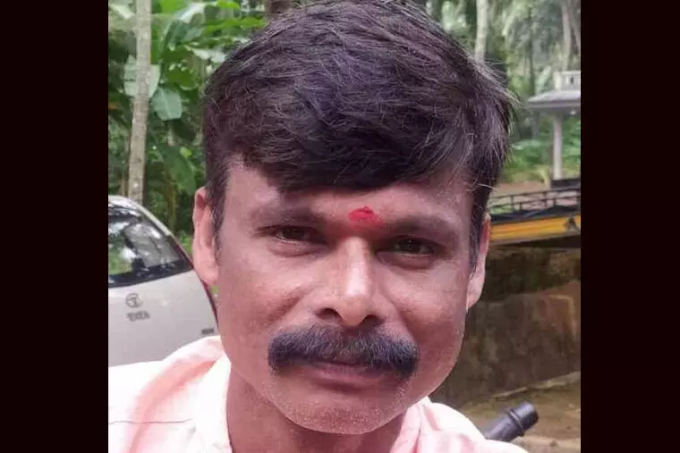 ബൈക്കപകടത്തിൽ ഒരാൾ മരിച്ചു, നാലു പേർക്ക് പരിക്ക്; പരിക്കേറ്റവരുമായി പോയ ആംബുലൻസും അപകടത്തിൽപെട്ടു ബൈക്കപകടത്തിൽ ഒരാൾ മരിച്ചു, നാലു പേർക്ക് പരിക്ക്; പരിക്കേറ്റവരുമായി പോയ ആംബുലൻസും അപകടത്തിൽപെട്ടു