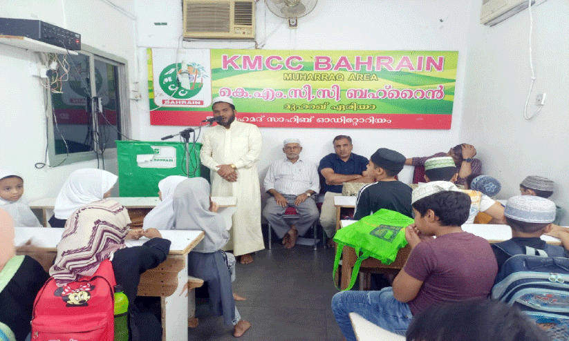 മുഹറഖ് കെ.എം.സി.സി ഉംറ സംഘത്തിന് യാത്രയയപ്പ് നൽകി മുഹറഖ് കെ.എം.സി.സി ഉംറ സംഘത്തിന് യാത്രയയപ്പ് നൽകി