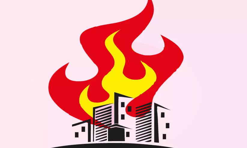 എറണാകുളം നഗരത്തിലെ   വസ്​ത്ര സ്ഥാപനത്തിൽ തീപിടിത്തം