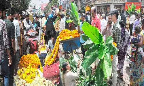 ദീപാവലിയെ വരവേറ്റ് നഗരം