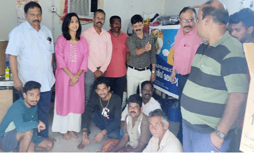 വേ​ള്‍ഡ് മ​ല​യാ​ളി കൗ​ണ്‍സി​ല്‍ തൊ​ഴി​ലാ​ളി​ക​ള്‍ക്കൊ​പ്പം ദീ​പാ​വ​ലി ആ​ഘോ​ഷി​ച്ചു