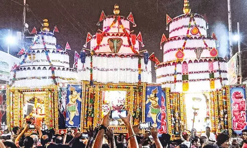 അ​ഞ്ചാം നാ​ൾ ഭ​ക്തി​സാ​ന്ദ്രം; ക​ൽ​പാ​ത്തി​യി​ൽ ​ദേ​വ​സം​ഗ​മം