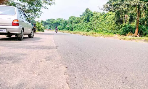 സീപോർട്ട്-എയർപോർട്ട് റോഡിൽ ടാറിങ് പാതിവഴിയിൽ