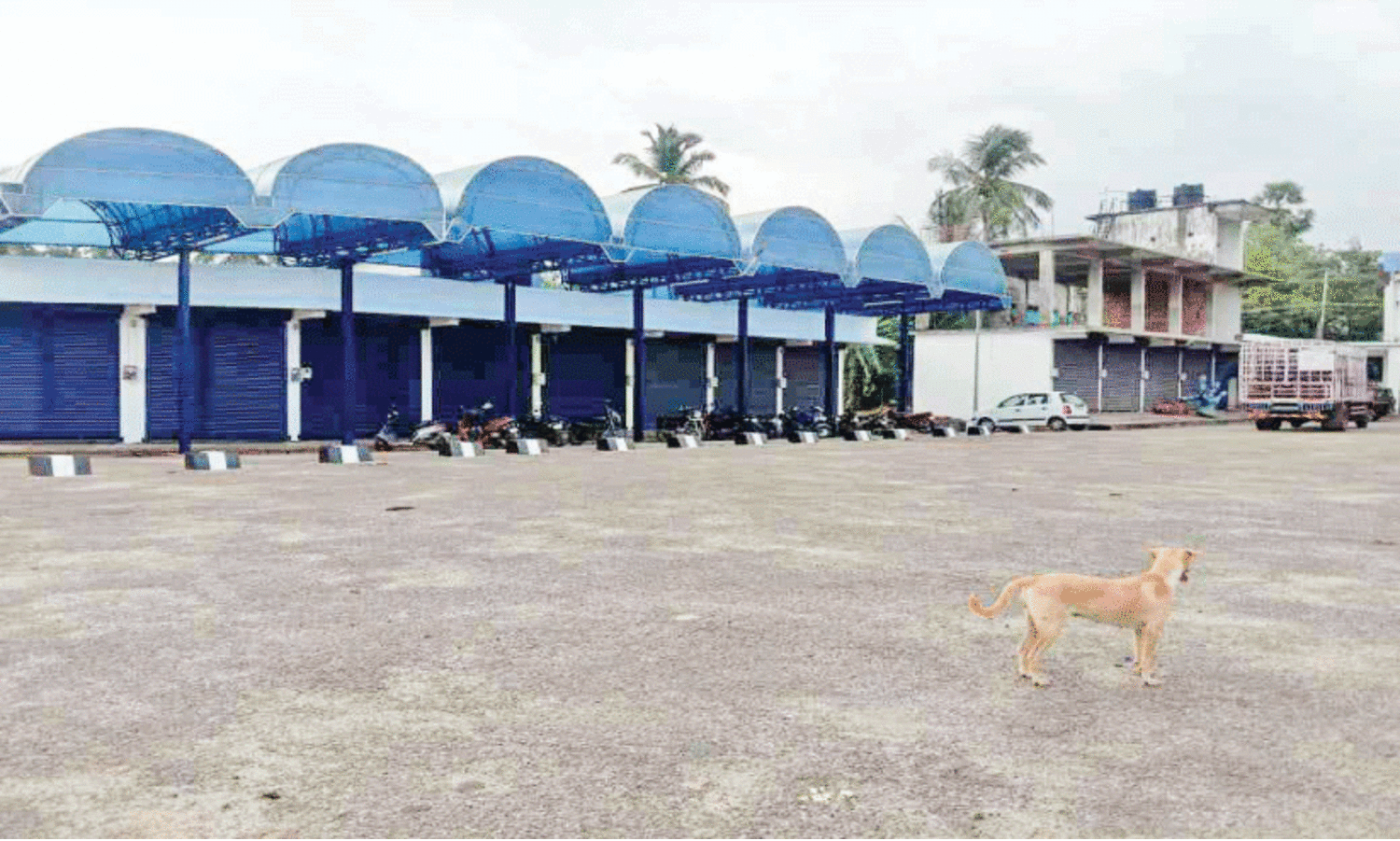 മു​ണ്ടൂ​ർ പ​ഞ്ചാ​യ​ത്ത് ബ​സ് സ്റ്റാ​ൻ​ഡ്