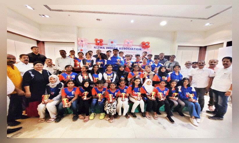 ഇന്ത്യൻ സ്കൂൾ നിസ്വ വിദ്യാർഥികളെയും അധ്യാപകരെയും ആദരിച്ചു ഇന്ത്യൻ സ്കൂൾ നിസ്വ വിദ്യാർഥികളെയും അധ്യാപകരെയും ആദരിച്ചു