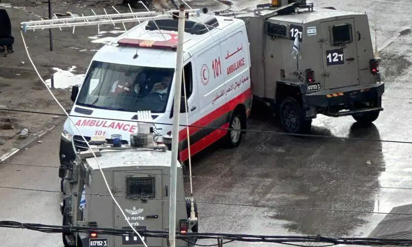 ആംബുലൻസിൽ നിന്ന് പരിക്കേറ്റവരെയടക്കം അറസ്റ്റ് ചെയ്തു; തുൽകറമിൽ ഇസ്രായേൽ ആക്രമണം കടുപ്പിച്ചുവെന്ന് റെഡ് ക്രസന്റ് ആംബുലൻസിൽ നിന്ന് പരിക്കേറ്റവരെയടക്കം അറസ്റ്റ് ചെയ്തു; തുൽകറമിൽ ഇസ്രായേൽ ആക്രമണം കടുപ്പിച്ചുവെന്ന് റെഡ് ക്രസന്റ്