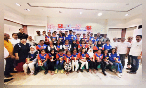 ഇ​ന്ത്യ​ൻ സ്കൂ​ൾ നി​സ്‌​വ വി​ദ്യാ​ർ​ഥി​ക​ളെ​യും അ​ധ്യാ​പ​ക​രെ​യും ആ​ദ​രി​ച്ചു