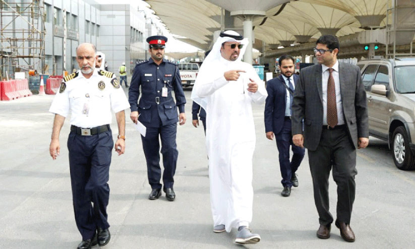 ഇ​ന്ത്യ​ൻ അം​ബാ​സ​ഡ​റെ ക​സ്റ്റം​സ് പ്ര​സി​ഡ​ന്റ് സ്വീ​ക​രി​ച്ചു