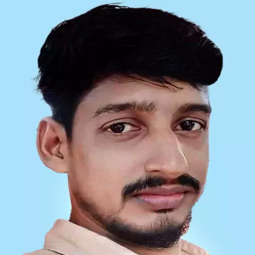 ബ​സി​ൽ​നി​ന്ന് തെ​റി​ച്ചു​വീ​ണ്  ക​ണ്ട​ക്ട​ർ മ​രി​ച്ചു