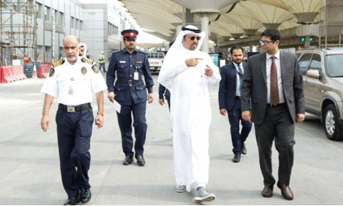 ഇ​ന്ത്യ​ൻ അം​ബാ​സ​ഡ​റെ ക​സ്റ്റം​സ് പ്ര​സി​ഡ​ന്റ് സ്വീ​ക​രി​ച്ചു