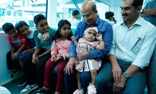 വാട്ടര്‍ മെട്രോ യാത്ര ആസ്വദിച്ച് അവയവമാറ്റം നടത്തിയ കുട്ടികള്‍