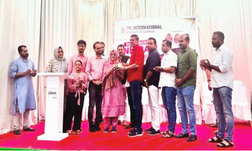 ഡോ. ​നാ​ഫി​യ നൗ​ഷാ​ദി​നെ ആ​ദ​രി​ച്ചു