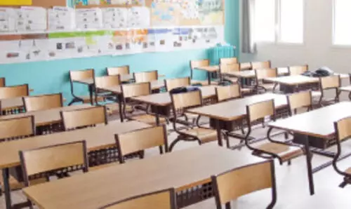 റ​സി​ഡ​ൻ​ഷ്യ​ൽ ഏ​രി​യ​ക​ളി​ൽ​നി​ന്ന് സ്വ​കാ​ര്യ വി​ദ്യാ​ല​യ​ങ്ങ​ൾ മാ​റ്റാ​ൻ നി​ർ​ദേ​ശം