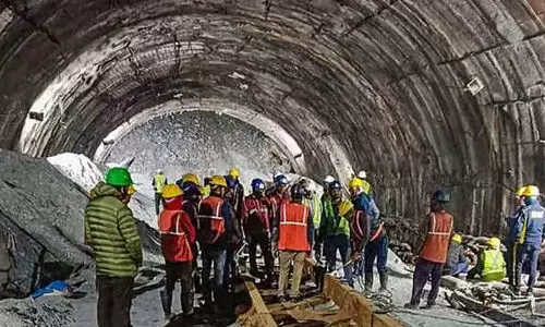 തുരങ്ക അപകടം: 80 മണിക്കൂർ പിന്നിട്ടിട്ടും തൊഴിലാളികളെ രക്ഷിക്കാനായില്ല; പാതയൊരുക്കാൻ പുതിയ യന്ത്രം