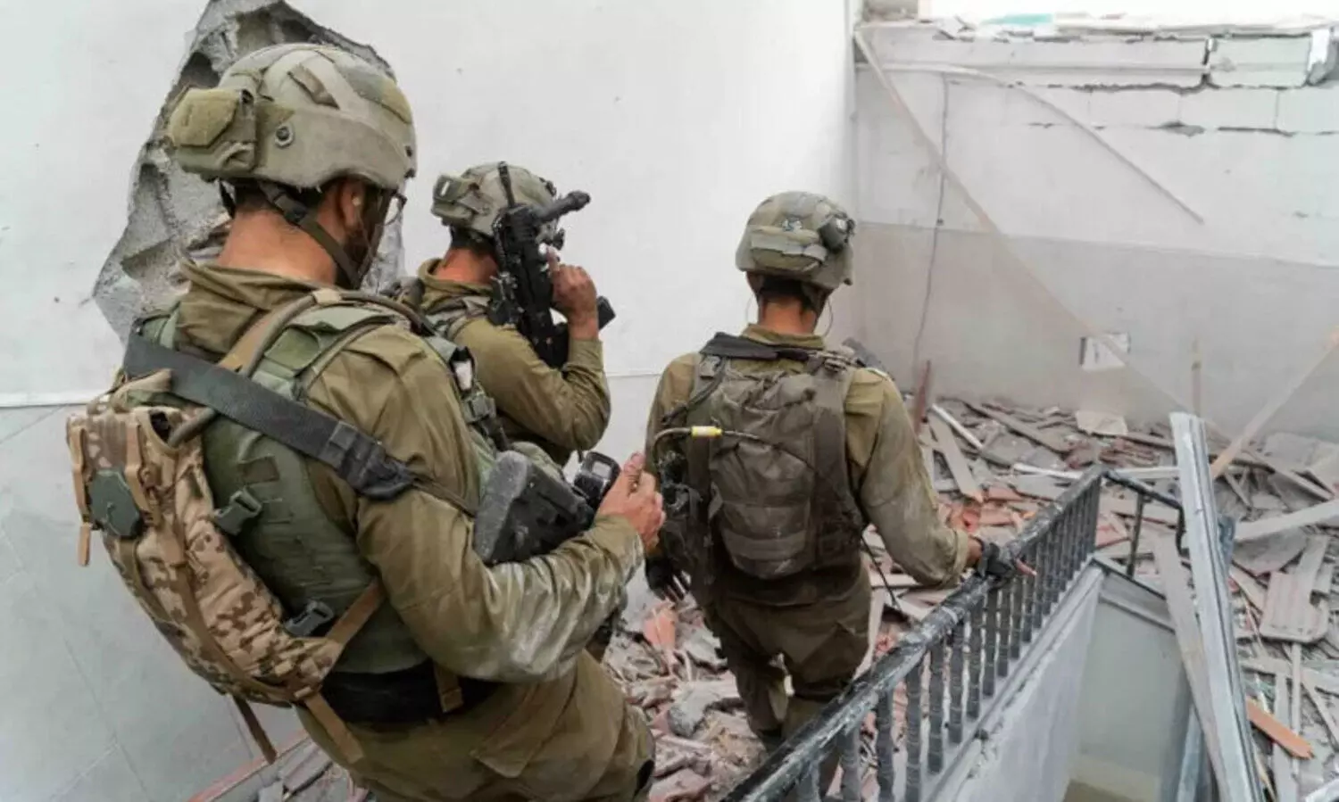 അൽ ശിഫ സർജറി വിഭാഗം പൂർണമായി തകർത്തു; രോഗികളടക്കമുള്ളവരെ ഇസ്രായേൽ അജ്ഞാത കേന്ദ്രങ്ങളിലേക്ക് കൊണ്ടുപോയി