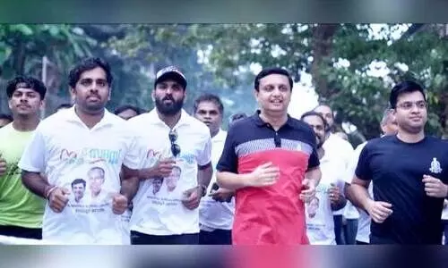 നവകേരള സദസ്സിന് ആവേശം പകരാനായി നടത്തിയ മിനി റൺ മാരത്തണിൽ മന്ത്രി പി.എ. മുഹമ്മദ് റിയാസ്, ജില്ല കലക്ടർ സ്നേഹിൽകുമാർ സിങ്, ഫുട്ബാൾ താരം സി.കെ. വിനീത് എന്നിവർ പങ്കെടുത്തപ്പോൾ