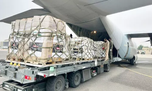 Kuwait airlifts aid