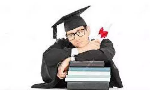 പാരലൽ കോളജുകൾ ഊർധ്വൻ വലിക്കുന്നു