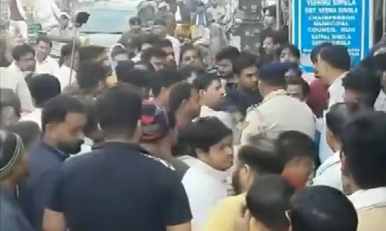 മതഘോഷയാത്രക്ക് നേരെ കല്ലേറ്; നൂഹിൽ കടകളടച്ച് പ്രതിഷേധിച്ച് വ്യാപാരികൾ, അതിജാഗ്രത