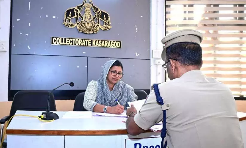 കലക്ടറേറ്റ് കോണ്ഫറന്സ് ഹാളില് നടന്ന വനിത കമീഷന് സിറ്റിങ് കലക്ടറേറ്റ് കോണ്ഫറന്സ് ഹാളില് നടന്ന വനിത കമീഷന് സിറ്റിങ്