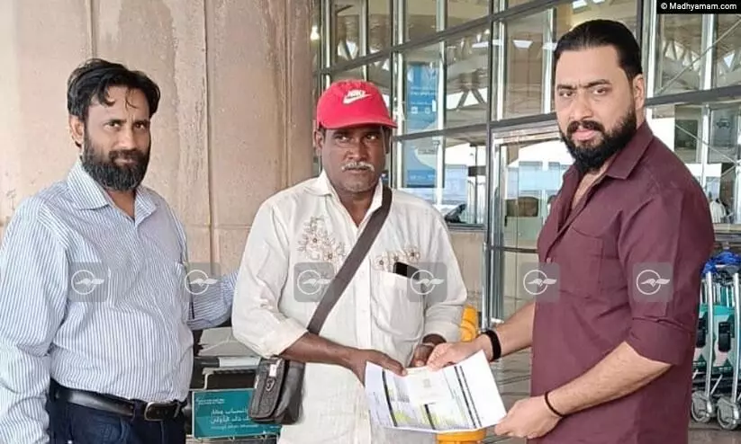 ജോലിയും കൂലിയും ഇഖാമയുമില്ല; നാലാണ്ടിലെ ദുരിതത്തിനൊടുവിൽ ഗോവിന്ദൻ നാടണഞ്ഞു ജോലിയും കൂലിയും ഇഖാമയുമില്ല; നാലാണ്ടിലെ ദുരിതത്തിനൊടുവിൽ ഗോവിന്ദൻ നാടണഞ്ഞു