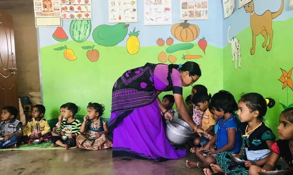 അങ്കണവാടി, ആശ ജീവനക്കാരുടെ വേതനം വർധിപ്പിച്ചു; 1000 രൂപവരെ ഉയർത്തി, 88,977 പേർക്ക്‌ നേട്ടം