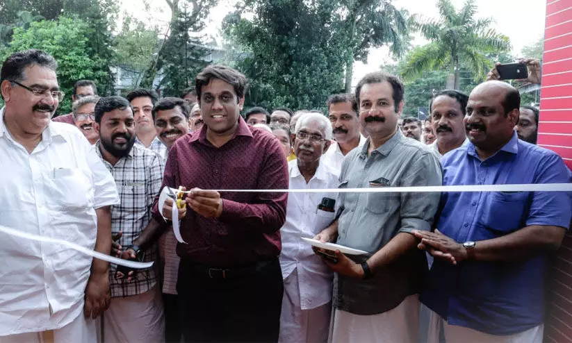 നവകേരള സദസ് ആലുവ നിയോജകമണ്ഡലം സംഘാടകസമിതി ഓഫീസ് കലക്ടര് ഉദ്ഘാടനം ചെയ്തു നവകേരള സദസ് ആലുവ നിയോജകമണ്ഡലം സംഘാടകസമിതി ഓഫീസ് കലക്ടര് ഉദ്ഘാടനം ചെയ്തു