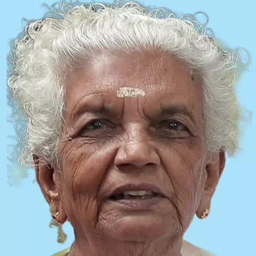 ന​ളി​നി