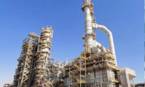 റി​ഫൈ​ന​റി​യി​ൽ തീ​പി​ടി​ത്തം