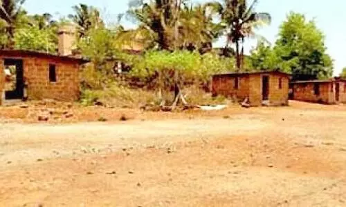 ബ​ങ്ക​ളം കൂ​ട്ട​പു​ന്ന​യി​ൽ നി​ർ​മി​ച്ച നാ​ല് സെ​ന്റ് കോ​ള​നി വീ​ട്