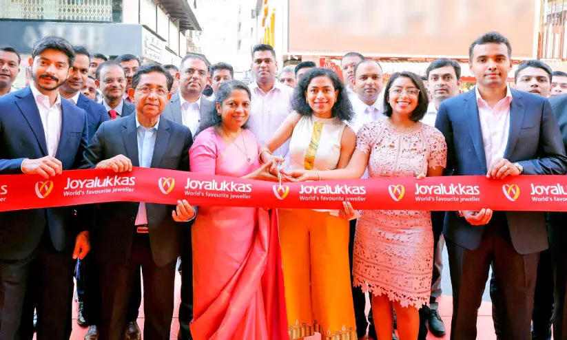 ജോയ് ആലുക്കാസ് ബർ ദുബൈയിൽ പുതിയ ഷോറൂം തുറന്നു ജോയ് ആലുക്കാസ് ബർ ദുബൈയിൽ പുതിയ ഷോറൂം തുറന്നു