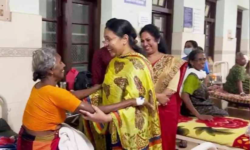 ലീലാമ്മക്ക് എല്ലാവരേയും കാണാം: ആരും കൂടെയില്ലെന്ന് പറഞ്ഞ ലീലാമ്മക്ക് ഇപ്പോള് എല്ലാവരും ഉണ്ട് ലീലാമ്മക്ക് എല്ലാവരേയും കാണാം: ആരും കൂടെയില്ലെന്ന് പറഞ്ഞ ലീലാമ്മക്ക് ഇപ്പോള് എല്ലാവരും ഉണ്ട്