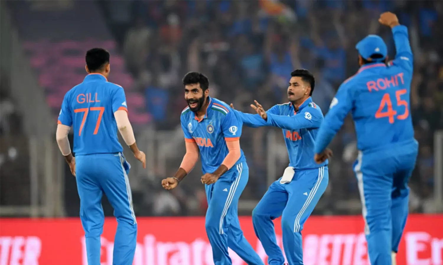 എറിഞ്ഞിട്ട് ബുംറയും ഷമിയും; ആസ്ട്രേലിയക്ക് മൂന്ന് വിക്കറ്റ് നഷ്ടം